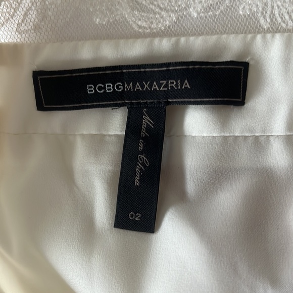 BCBG Maxazria size 02 cream cocktail dress with lace inserts - Picture 3 of 3